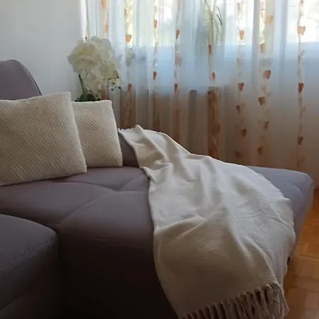 Leona Apartment-perfect For Four Apartman *