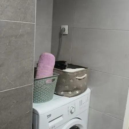 Leona Apartment-perfect For Four Apartman *