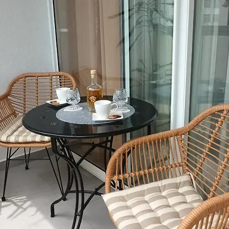 Leona Apartment-perfect For Four スプリト