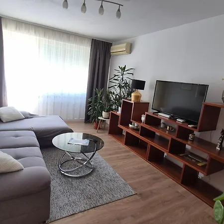 Leona Apartment-perfect For Four アパート スプリト