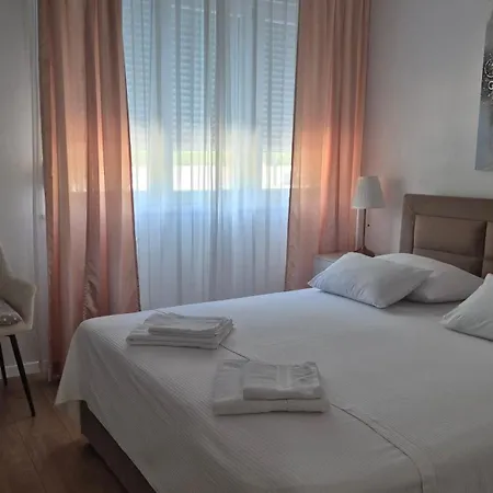 Leona Apartment-perfect For Four Spalato