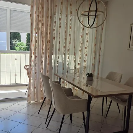 Leona Apartment-perfect For Four Appartamento *