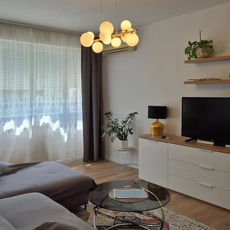 Leona Apartment-perfect For Four شقة