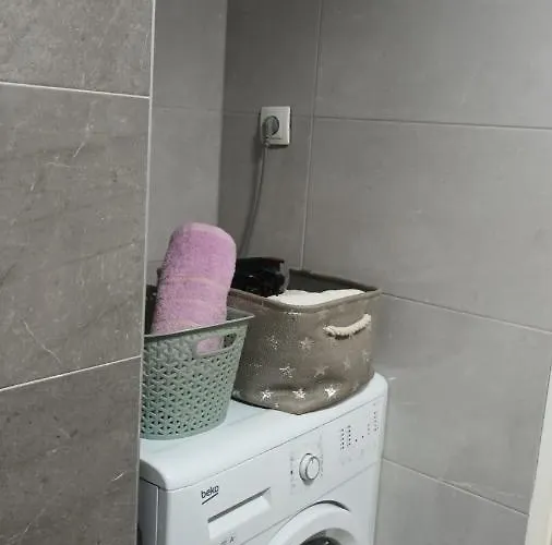 Leona Apartment-perfect For Four Апартаменты *