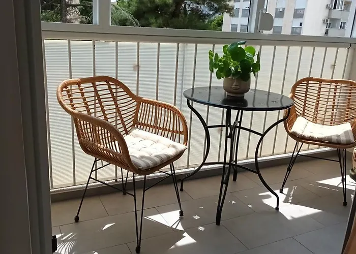 Leona Apartment-perfect For Four Сплит