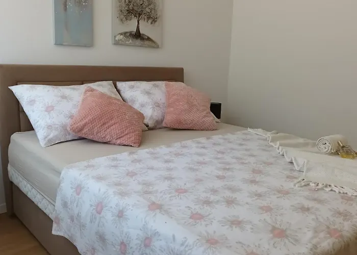 Leona Apartment-perfect For Four Апартаменты Сплит