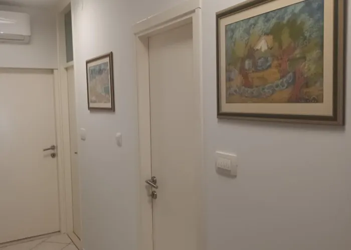 Leona Apartment-perfect For Four Апартаменты Сплит