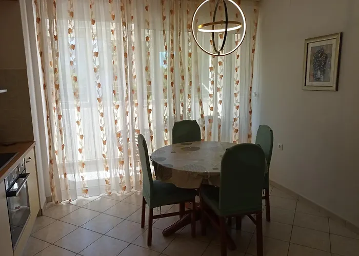 Leona Apartment-perfect For Four * Сплит