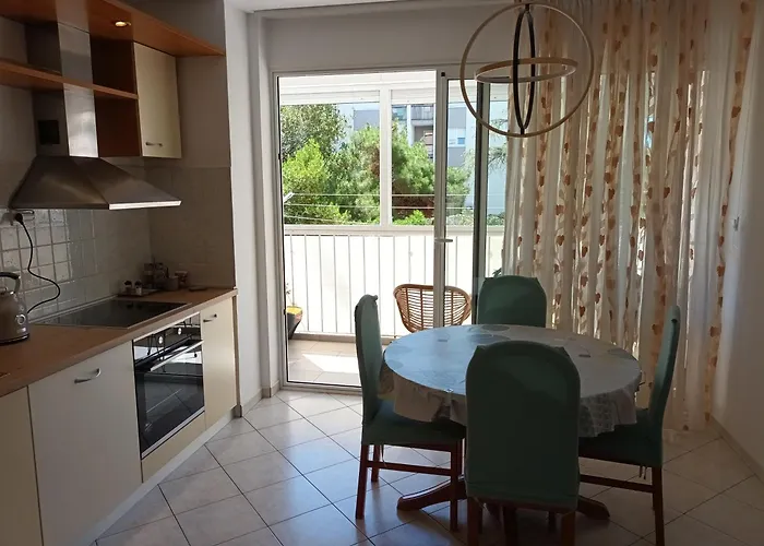 Апартаменты Leona Apartment-perfect For Four *