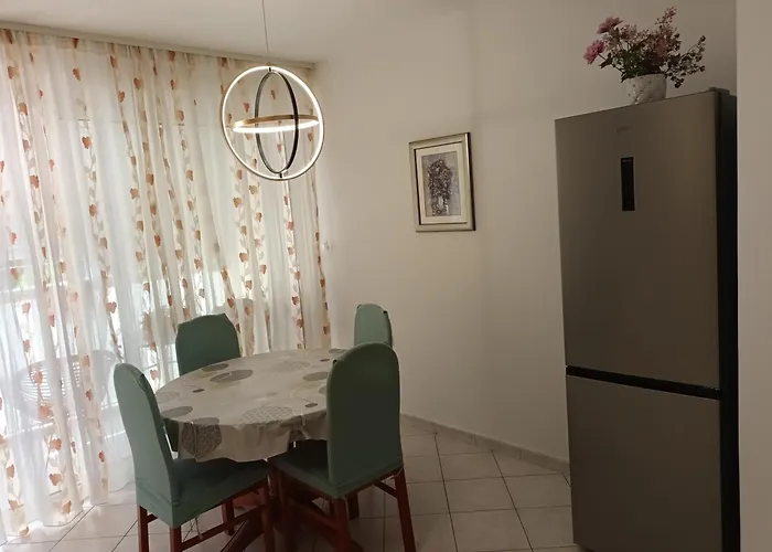 Leona Apartment-perfect For Four Апартаменты *