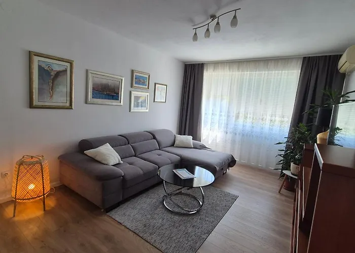 Leona Apartment-perfect For Four * Сплит