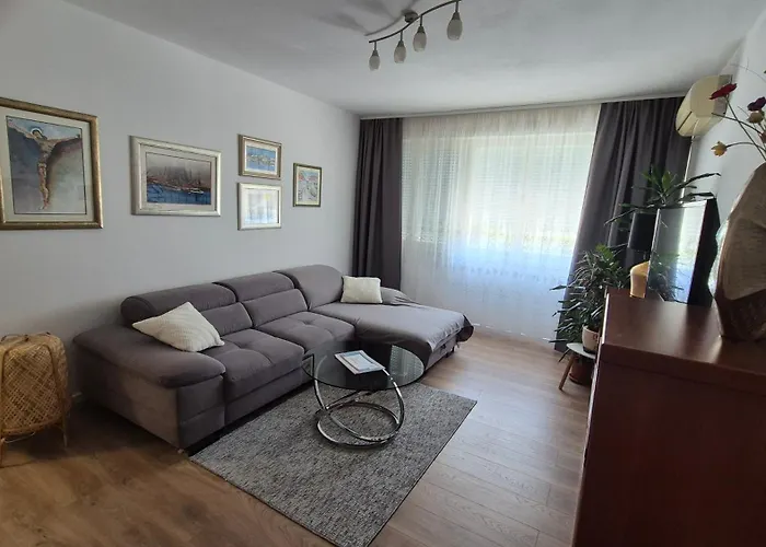 Апартаменты Leona Apartment-perfect For Four